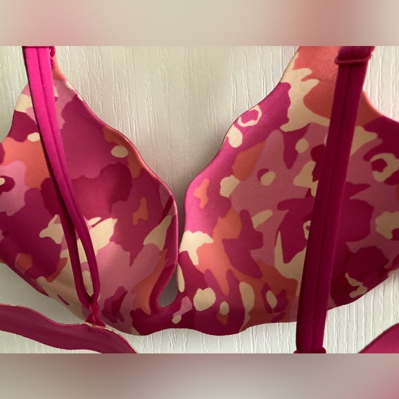 VICTORIA’S SECRET Very Sexy Push-up Bra - Picture 4 of 5